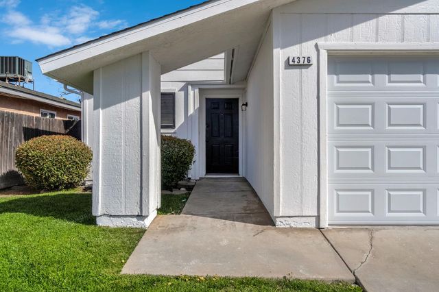 4376 W Cardiff Avenue, Fresno, CA 93722