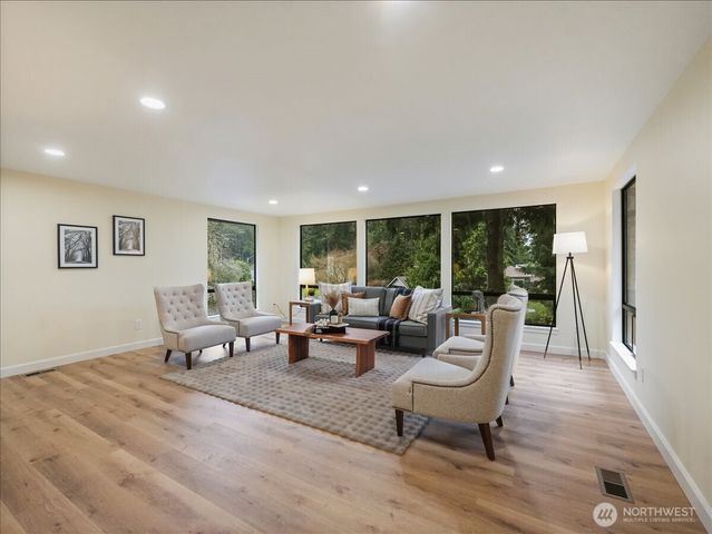 5031 98th Street SW, Mukilteo, WA 98275