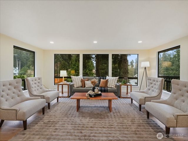 5031 98th Street SW, Mukilteo, WA 98275