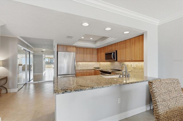 1200 E PEPPERTREE LANE 307, Sarasota, FL 34242