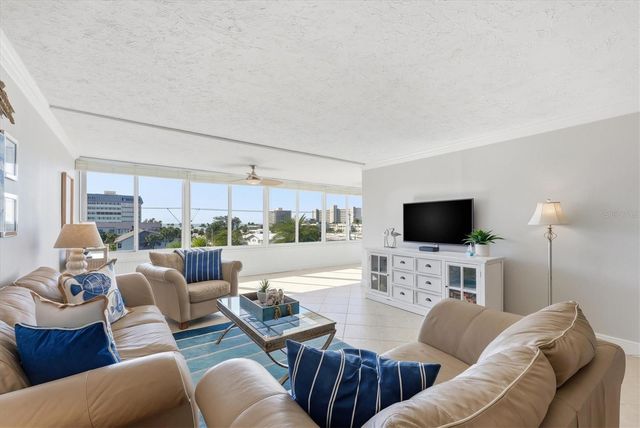 1200 E PEPPERTREE LANE 307, Sarasota, FL 34242