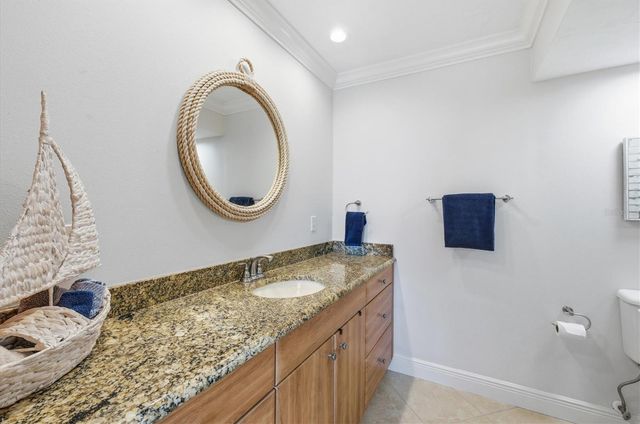 1200 E PEPPERTREE LANE 307, Sarasota, FL 34242