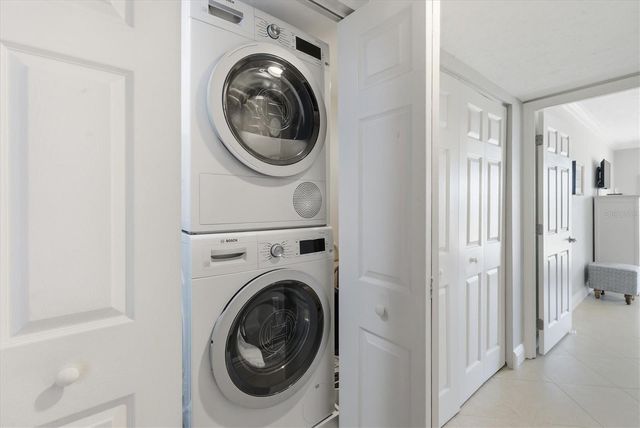 1200 E PEPPERTREE LANE 307, Sarasota, FL 34242