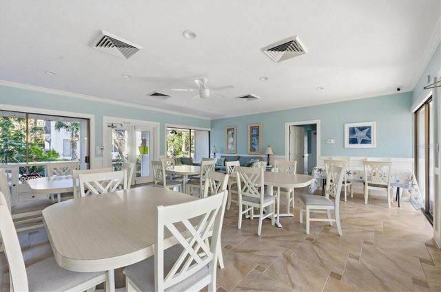 1200 E PEPPERTREE LANE 307, Sarasota, FL 34242