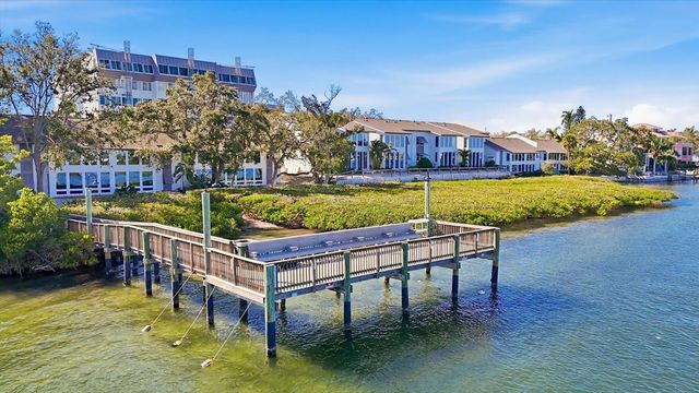 1200 E PEPPERTREE LANE 307, Sarasota, FL 34242