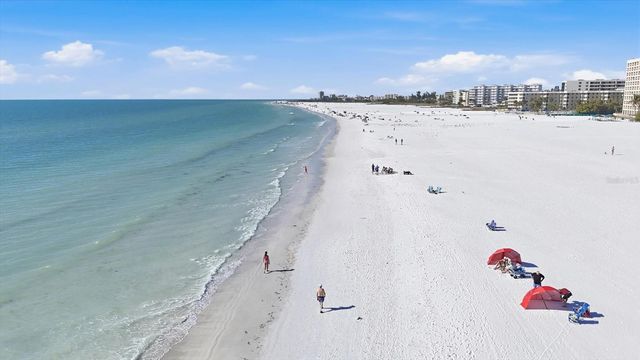 1200 E PEPPERTREE LANE 307, Sarasota, FL 34242