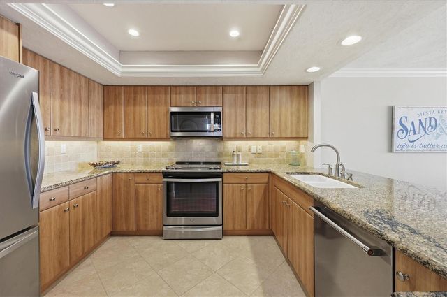 1200 E PEPPERTREE LANE 307, Sarasota, FL 34242