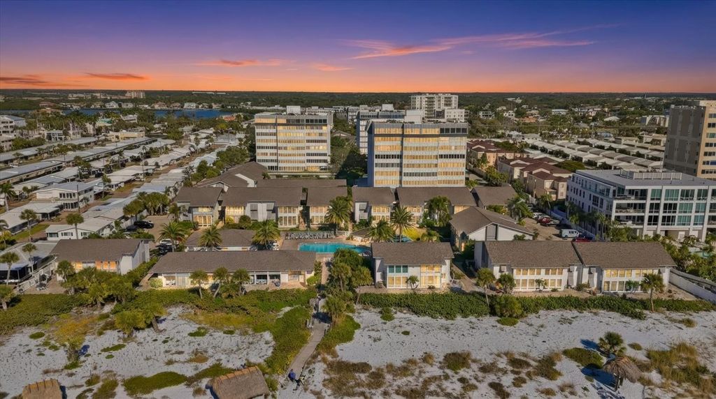 Image 2 of property listing at 1200 E PEPPERTREE LANE 307, Sarasota, FL 34242