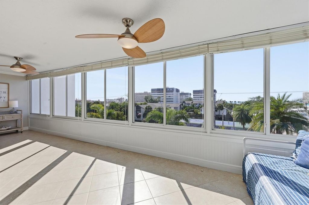 Image 18 of property listing at 1200 E PEPPERTREE LANE 307, Sarasota, FL 34242