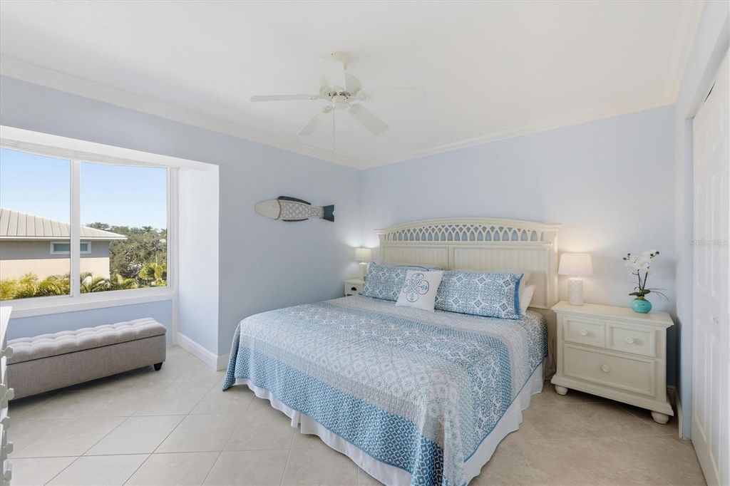 Image 23 of property listing at 1200 E PEPPERTREE LANE 307, Sarasota, FL 34242