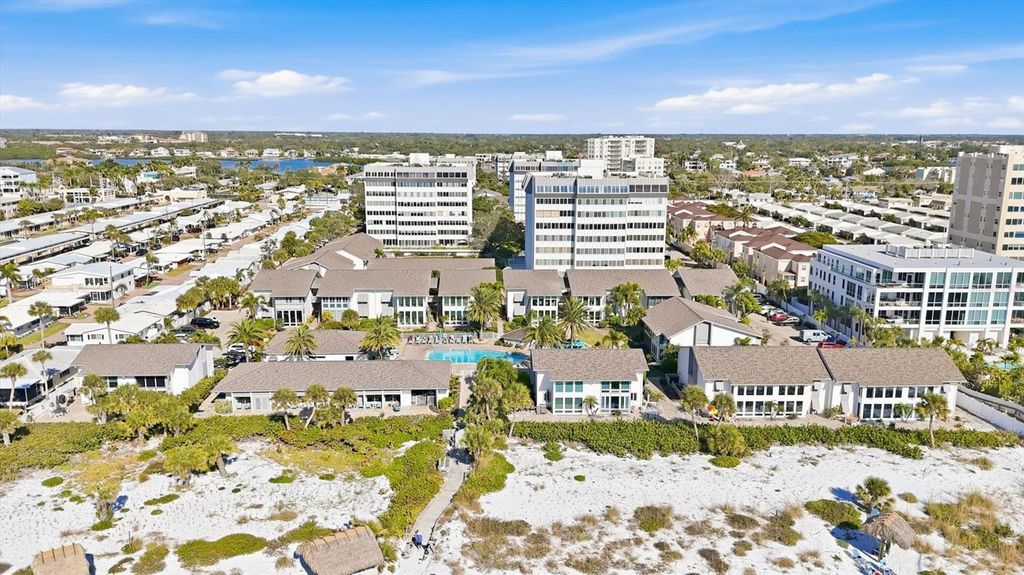 Image 28 of property listing at 1200 E PEPPERTREE LANE 307, Sarasota, FL 34242