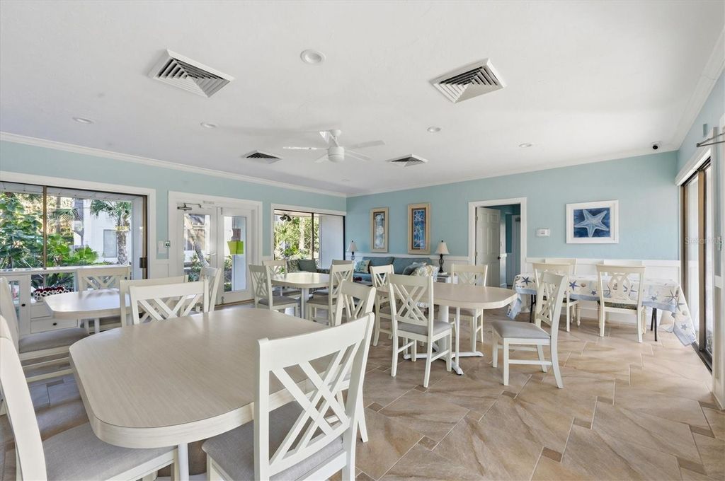 Image 36 of property listing at 1200 E PEPPERTREE LANE 307, Sarasota, FL 34242