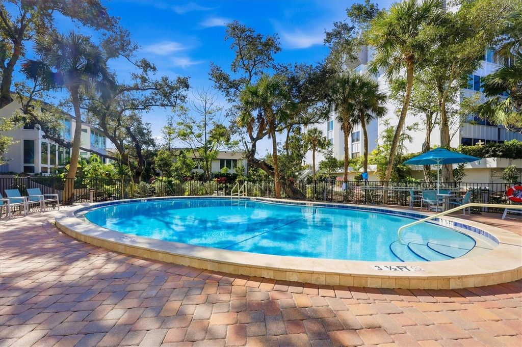 Image 41 of property listing at 1200 E PEPPERTREE LANE 307, Sarasota, FL 34242