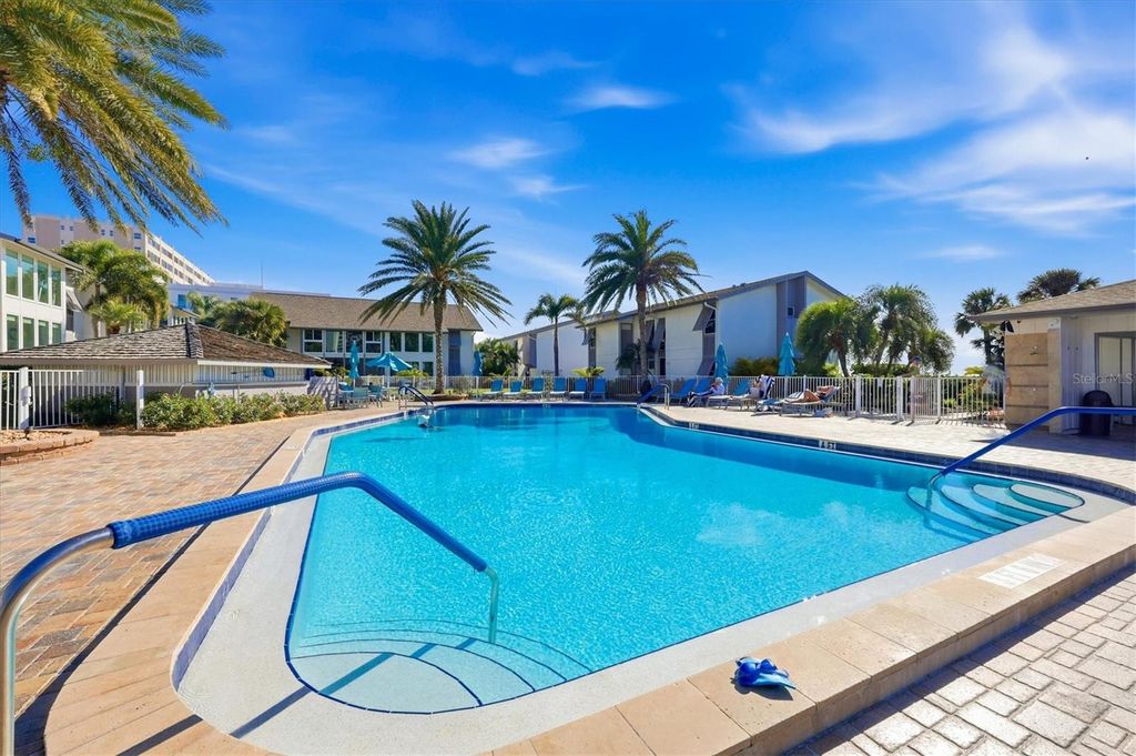 Image 43 of property listing at 1200 E PEPPERTREE LANE 307, Sarasota, FL 34242