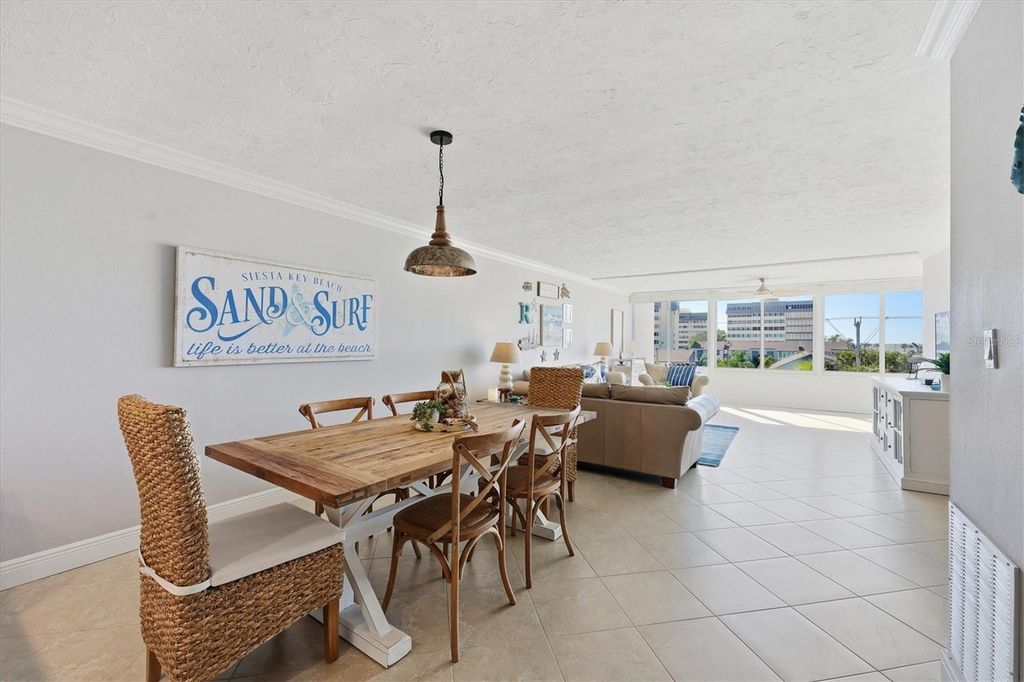 Image 9 of property listing at 1200 E PEPPERTREE LANE 307, Sarasota, FL 34242