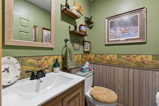 7230 CASTLEWOOD DR, Summerset, SD 57718