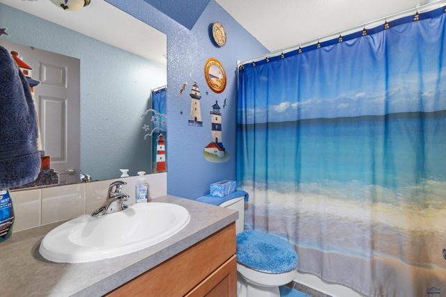 7230 CASTLEWOOD DR, Summerset, SD 57718