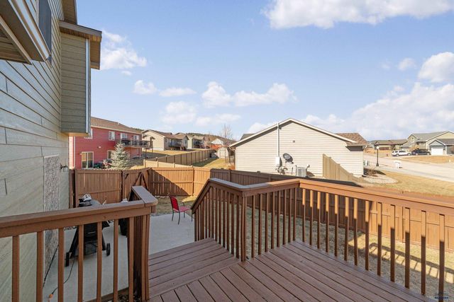 7230 CASTLEWOOD DR, Summerset, SD 57718