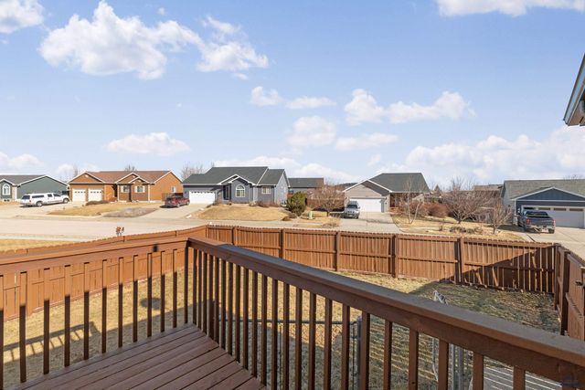 7230 CASTLEWOOD DR, Summerset, SD 57718