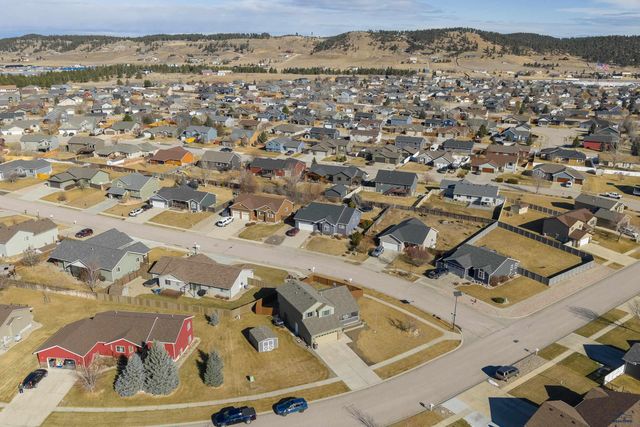 7230 CASTLEWOOD DR, Summerset, SD 57718