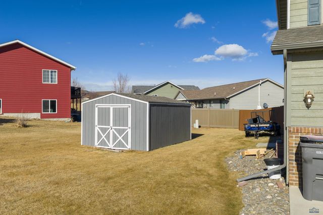 7230 CASTLEWOOD DR, Summerset, SD 57718