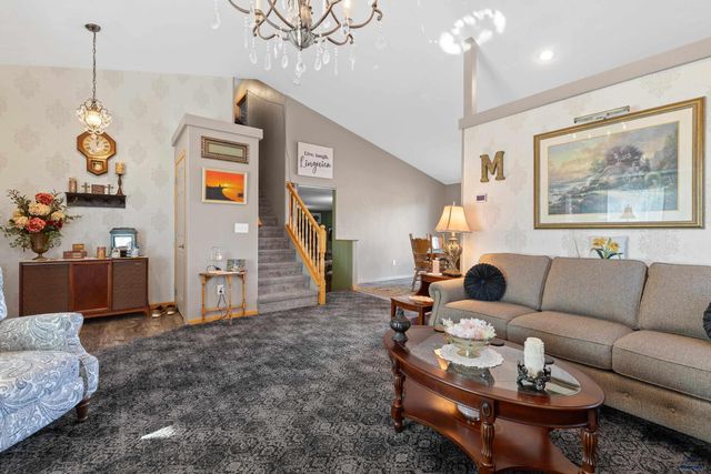 7230 CASTLEWOOD DR, Summerset, SD 57718