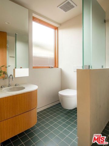 12736 Dewey Street, Los Angeles, CA 90066