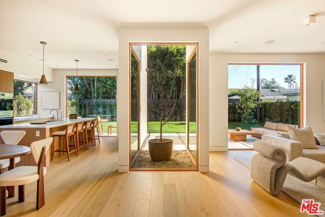 12736 Dewey Street, Los Angeles, CA 90066