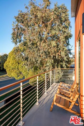 12736 Dewey Street, Los Angeles, CA 90066