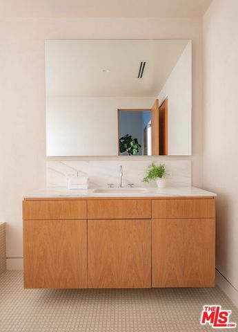 12736 Dewey Street, Los Angeles, CA 90066