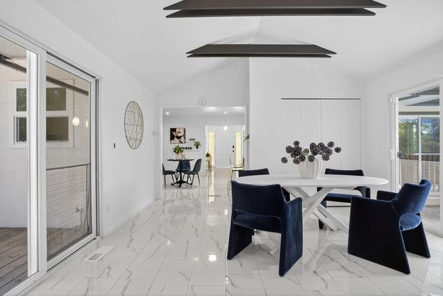 350 350 Elysian Fields Dr, Oakland, CA 94605