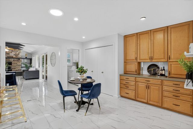 350 350 Elysian Fields Dr, Oakland, CA 94605