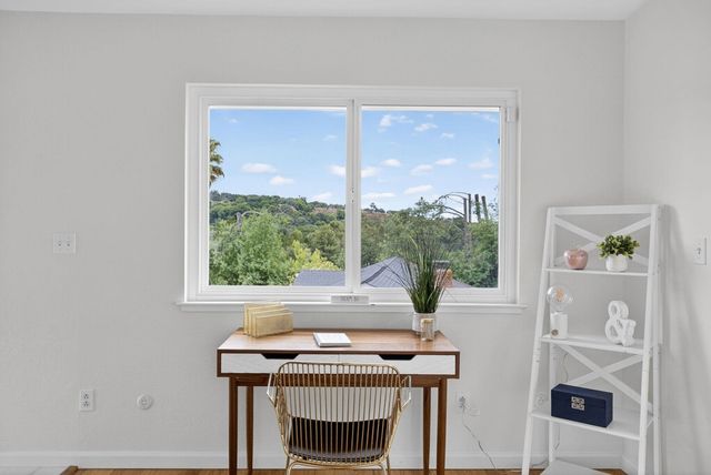 350 350 Elysian Fields Dr, Oakland, CA 94605