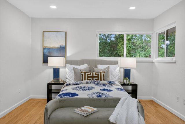 350 350 Elysian Fields Dr, Oakland, CA 94605