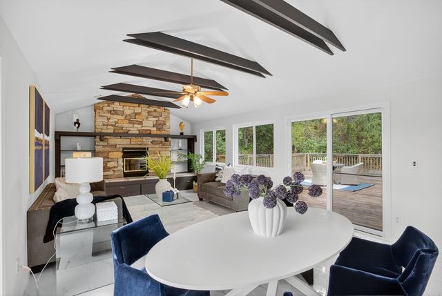 350 350 Elysian Fields Dr, Oakland, CA 94605