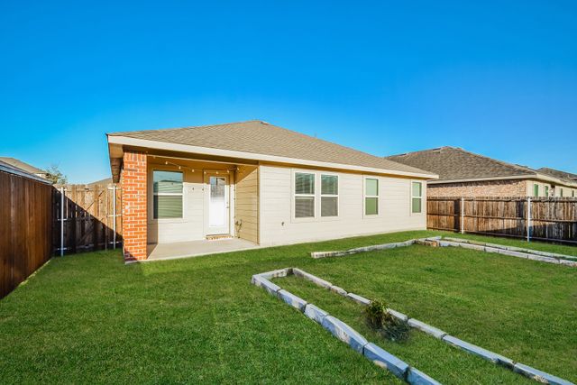 1218 Meadow Creek Drive, Princeton, TX 75407