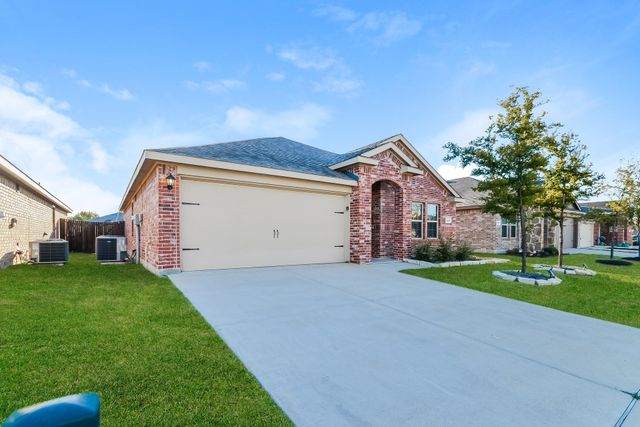 1218 Meadow Creek Drive, Princeton, TX 75407
