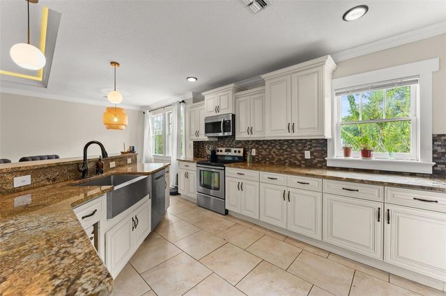 1527 MOUNT VERNON STREET, Orlando, FL 32803