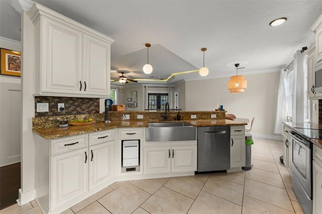 1527 MOUNT VERNON STREET, Orlando, FL 32803