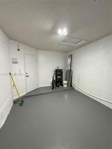 973 Imperial Lake Rd 973, West Palm Beach, FL 33413