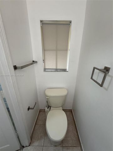 973 Imperial Lake Rd 973, West Palm Beach, FL 33413