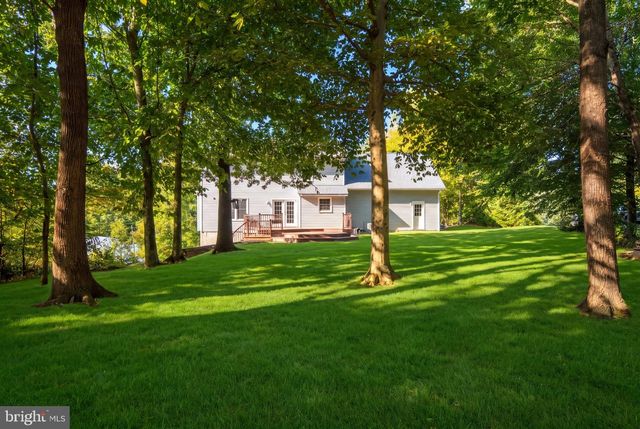 8337 REAGAN DR, King George, VA 22485