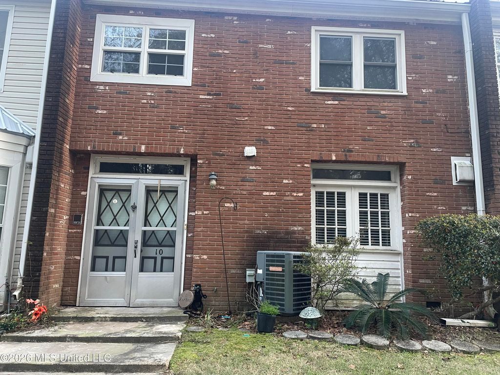 928 Courthouse Road, 10, Gulfport, MS 39507