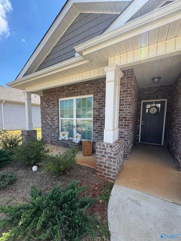 152 Cherry Laurel Drive, Hazel Green, AL 35750