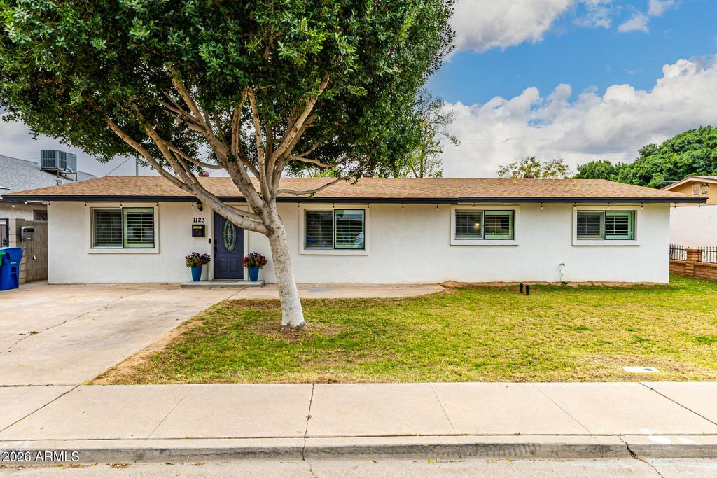 Image 1 of property listing at 1123 E 9TH Drive, Mesa, AZ 85204