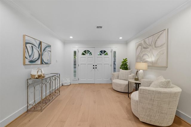 2210 Wakefield Drive, Houston, TX 77018