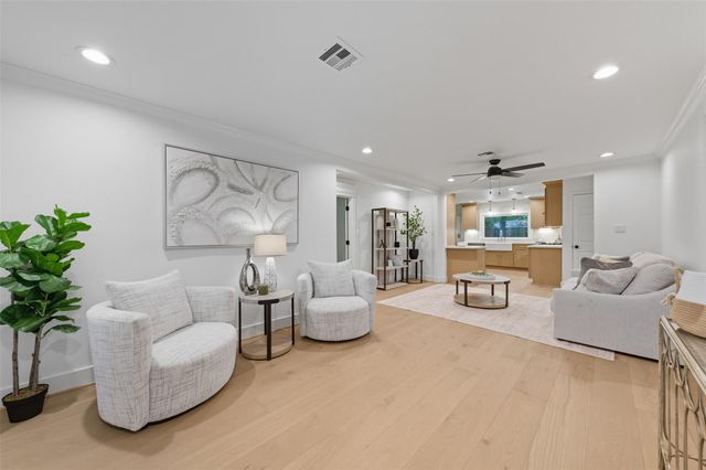 2210 Wakefield Drive, Houston, TX 77018