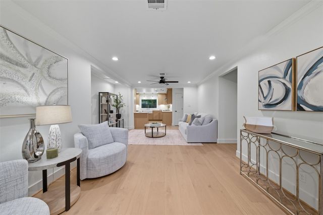 2210 Wakefield Drive, Houston, TX 77018