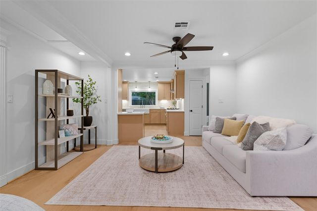 2210 Wakefield Drive, Houston, TX 77018