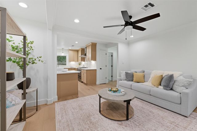 2210 Wakefield Drive, Houston, TX 77018